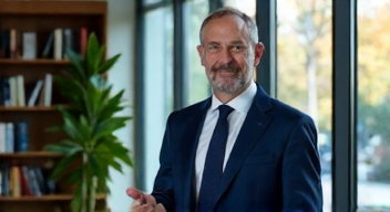 Ich bin Prof. Dr. Michael Voigtländer, Leiter Internationale Wirtschaftspolitik (3/10)